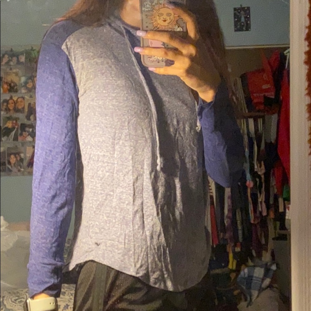 Light-Weight American Eagle Sweatshirt